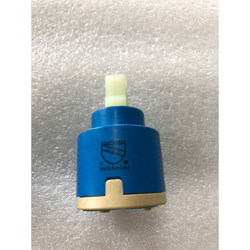 Robinet de bain or mat – Collection Hades